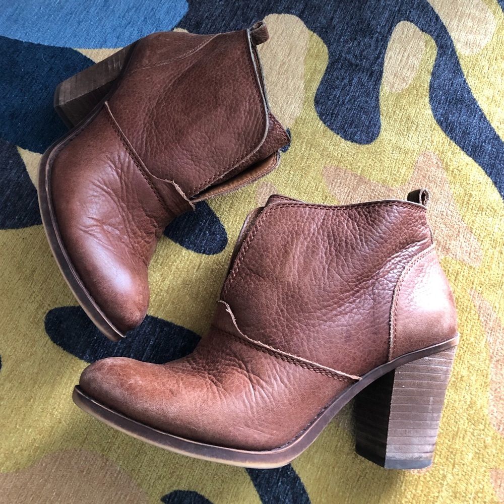 Lucky brand booties, 8w